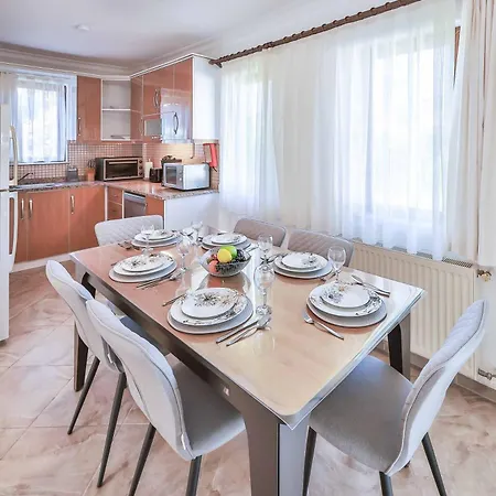 Villa Beste Vilă *